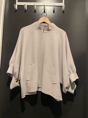 St. John Light Gray Zip-Front Draped Poncho Cardigan